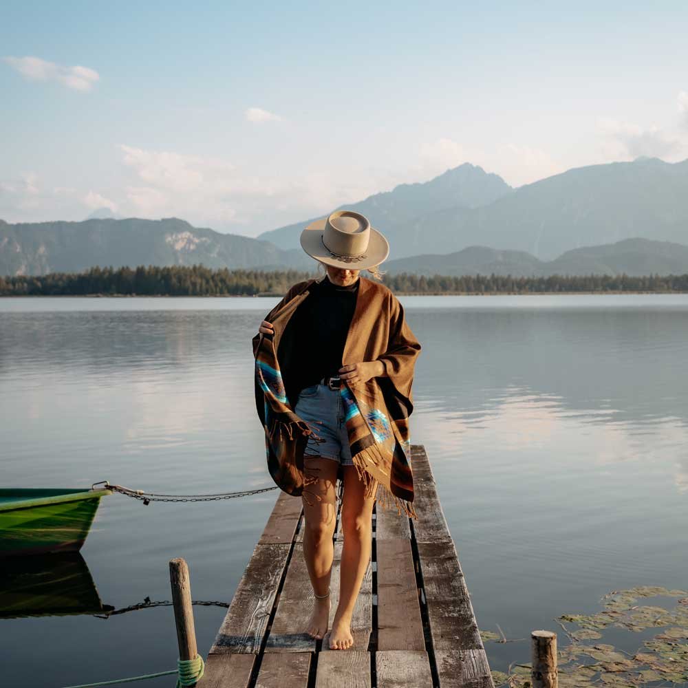 Damen Poncho im Cowboy-Look bzw. Ethno-Style.