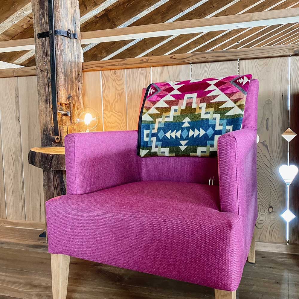 Chevere Multicolor Decke im Boho-Style - perfekt für unterwegs.