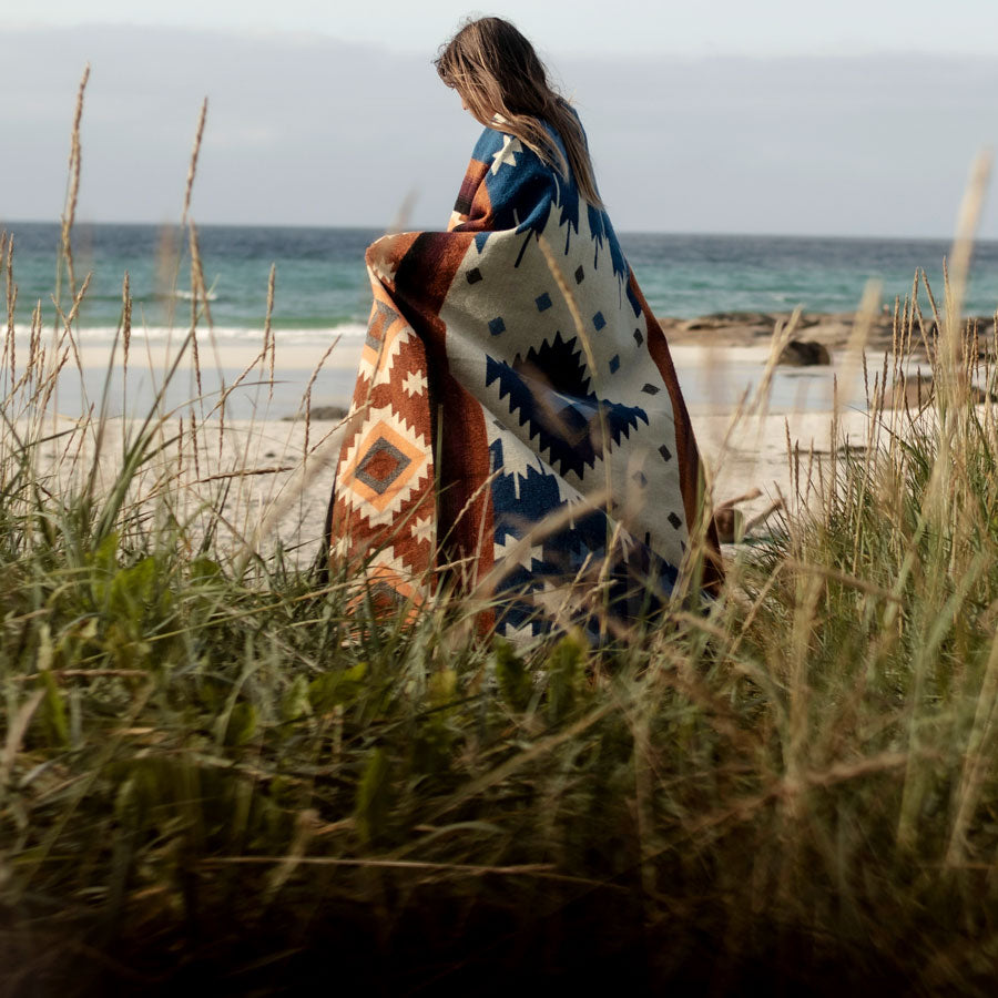 Chevere Bohemian Kuscheldecke für Zuhause oder unterwegs, Wolldecke Ethno, Decke mit geometrische Muster, Vanlife-Decke bunt