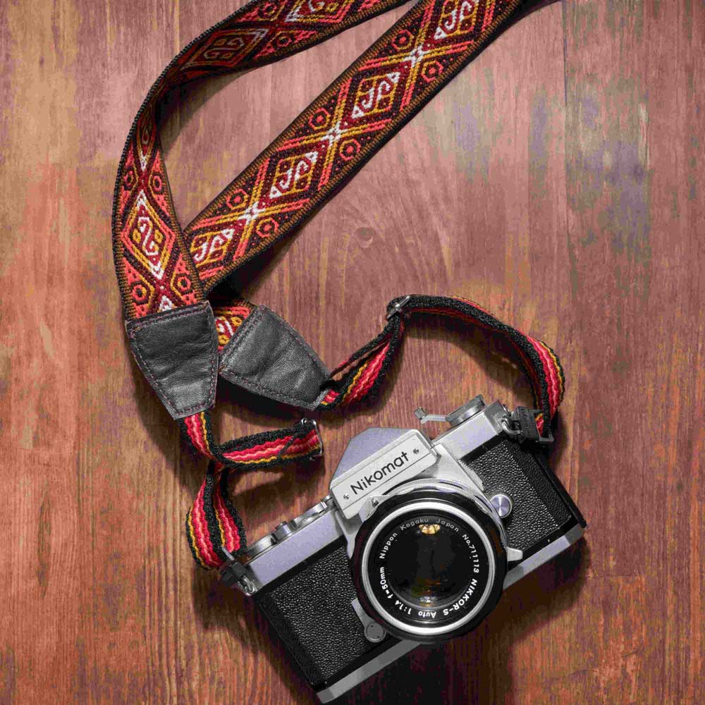 Kameragurt Ethno Bauntöne aus Ecuador, Nackenschultergurt Boho, Kameraband Bohostyle