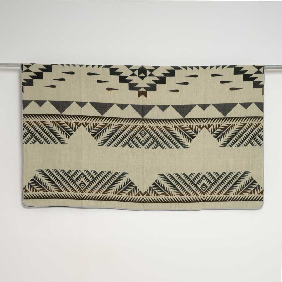 Wendbare Sofadecke, Boho Wolldecke, Decke mit geometrische Muster