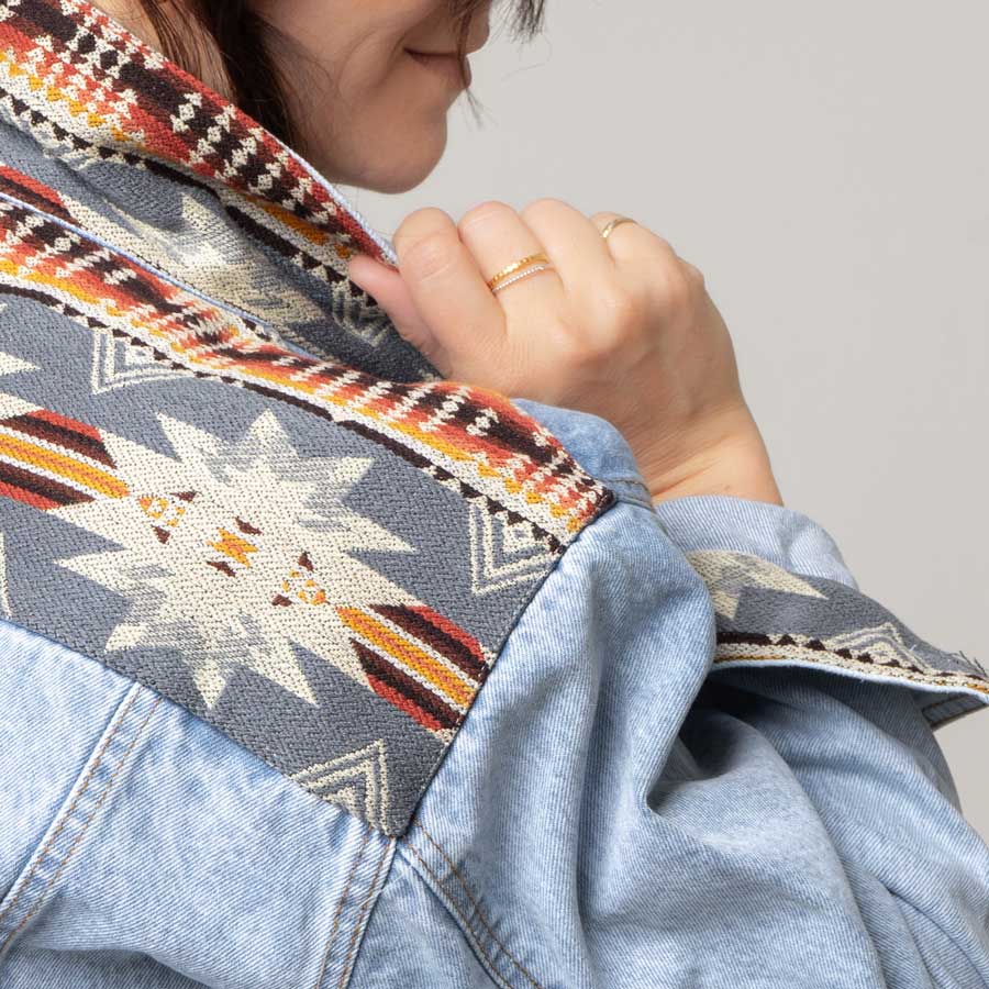 Denim Jacke mit Inka bzw. Aztek-Muster