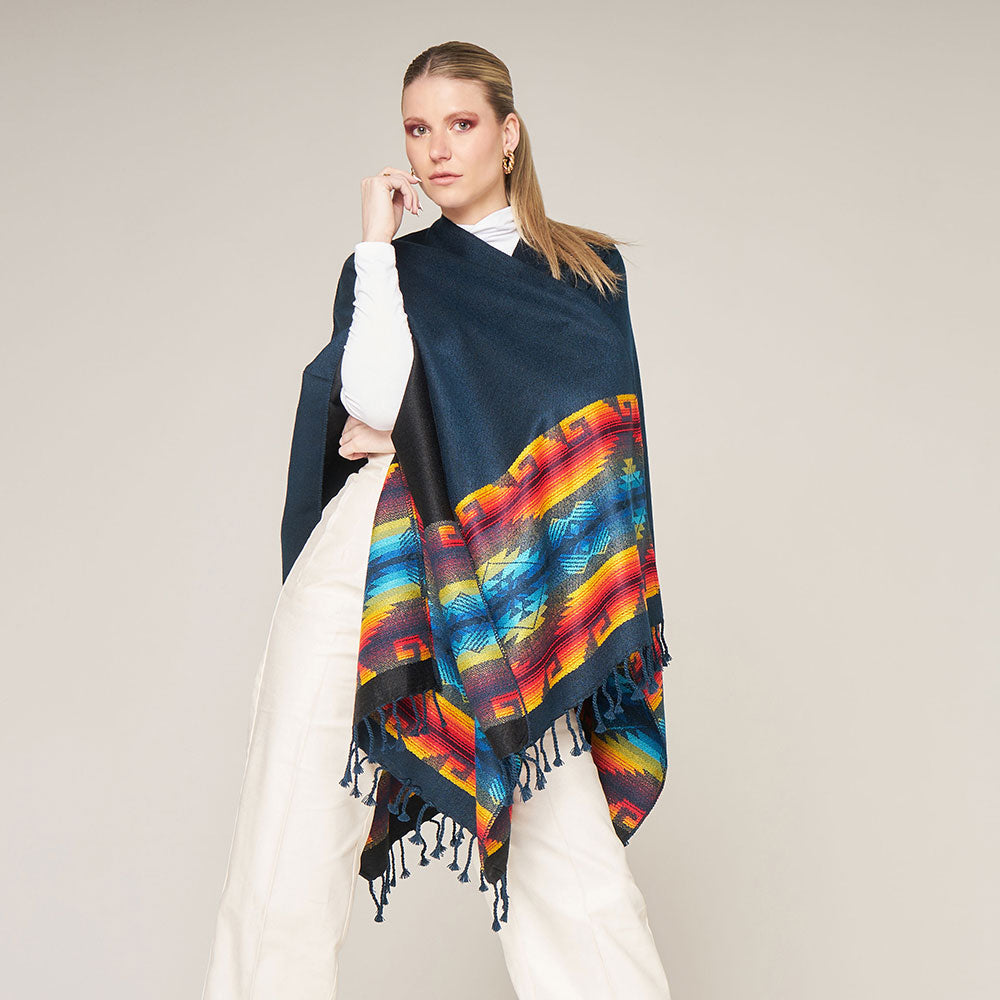 Poncho für Damen im Ethno-Design