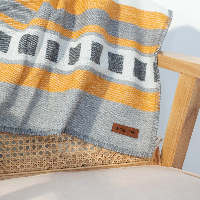 Schurwolldecke Tribal, Wolldecke Bohostyle, Nachhaltige Kuscheldecke Beige, Decke 100% Merinowolle, Wolldecke aus Merinowolle