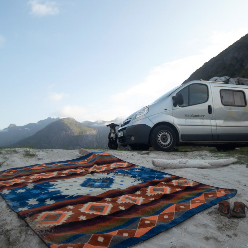 Boho Decke, Kuscheldecke ZIck Zack Muster, geometrische Camperdecke, Indianerdecke, Hippiedecke